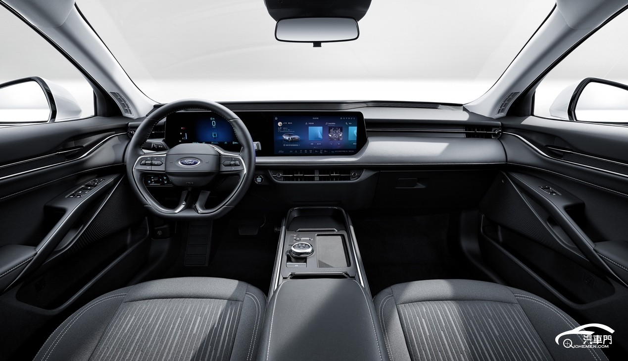 汽車(chē)的方向盤(pán)

描述已自動(dòng)生成